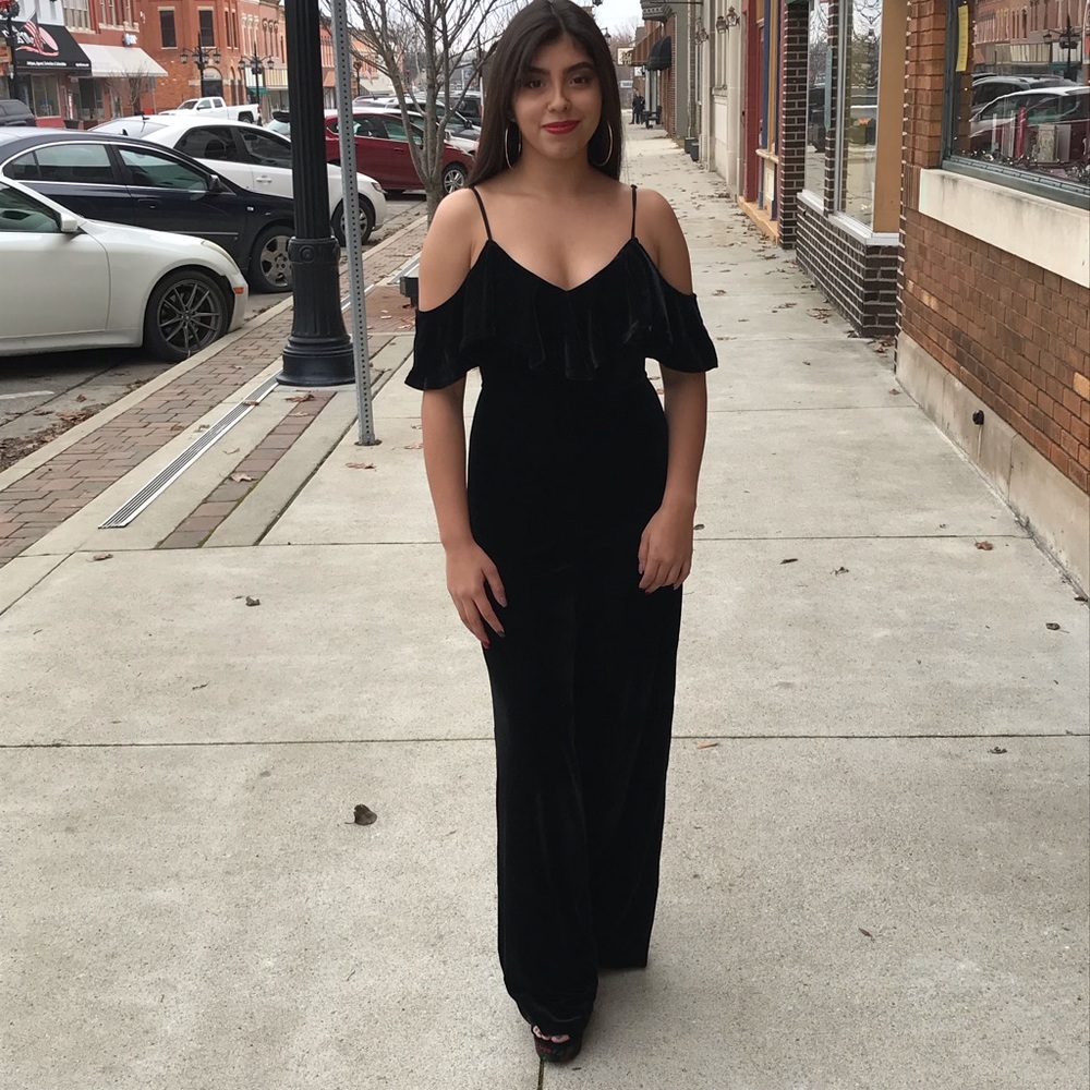 Omg gorgeous jumpsuit velvet